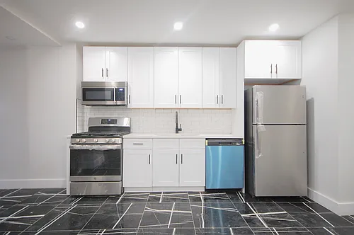 49 E 56th St #1 Photo 1