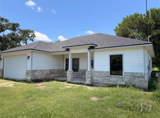 903 E Bowie St, Beeville, TX 78102