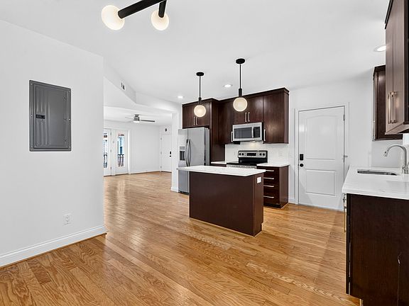 4th image of 7517 Oxford Dr #12C