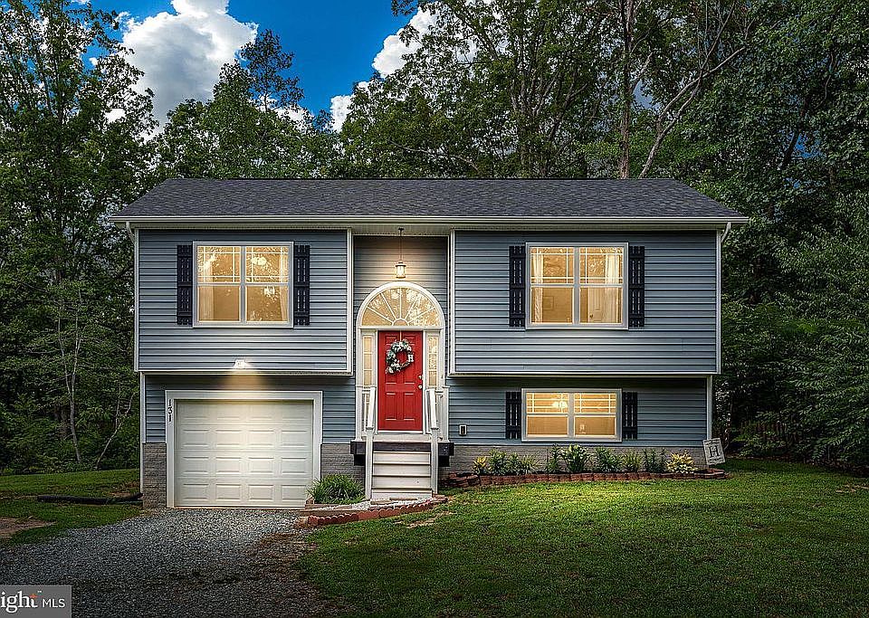 1st image of 131 Holly Dr