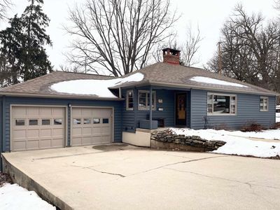 215 High St, Decorah, IA, 52101