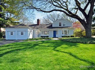 814 Roslyn Ter, Evanston, IL 60201