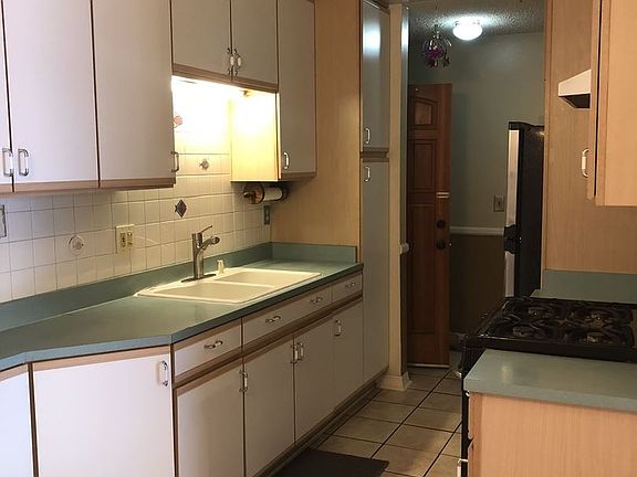 4th image of 4855 Cole St Unit 27