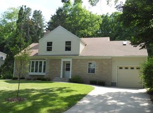 1206 Edgehill Dr, Madison, WI 53705