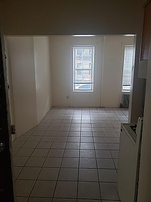 5th image of 568 39th St #F