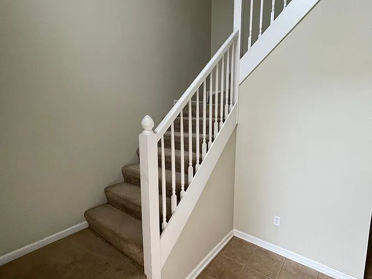 125 Winthrope Ln — Photo 13