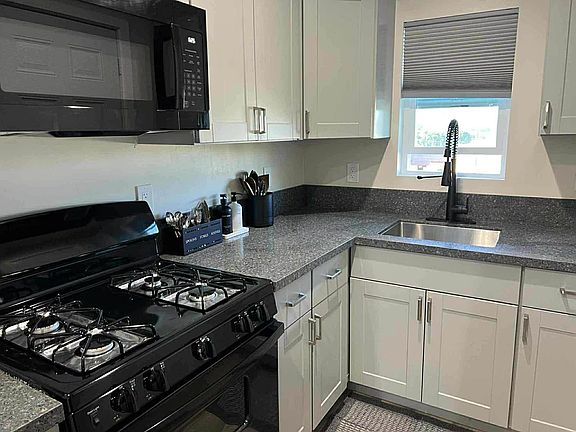3rd image of 4239 Montalvo St