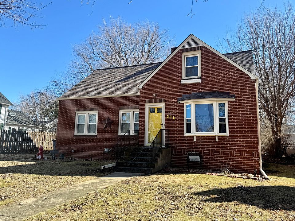 1st image of 216 S Main St