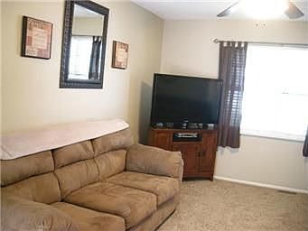 4th image of 1221 NW Golfview Dr