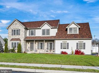31 Dietz Ln, Mount Joy, PA 17552