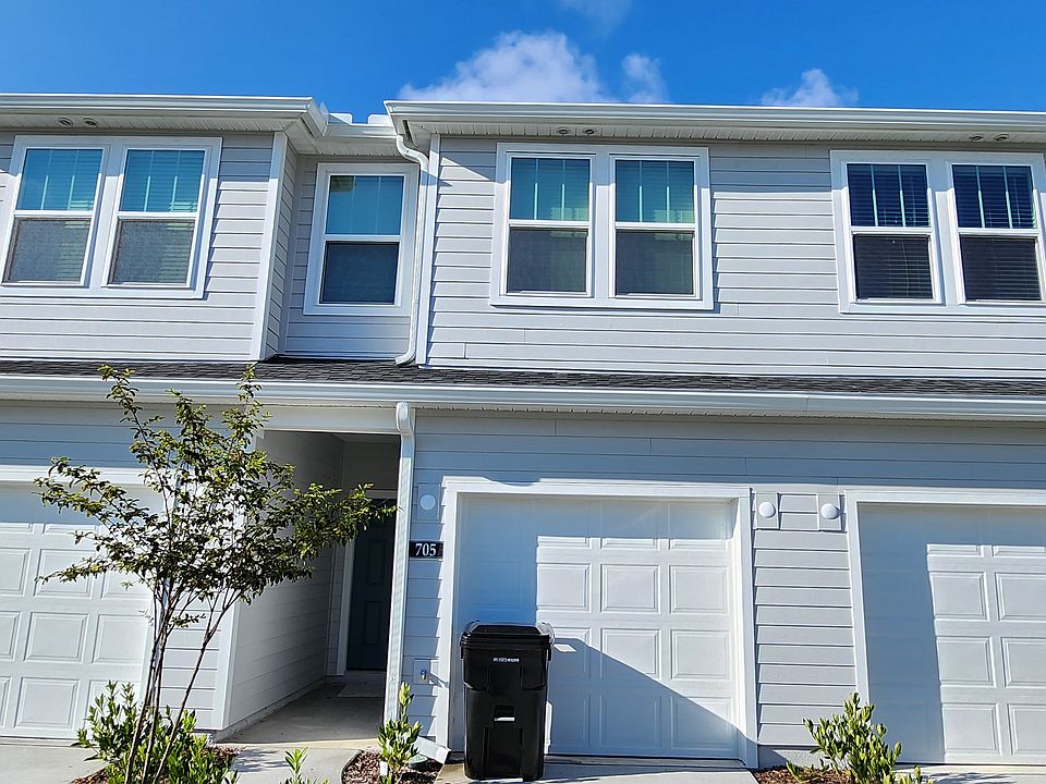 1st image of 705 Holly Lakes Dr