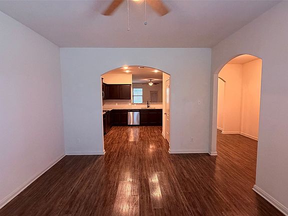 4th image of 1601 Conley Ln