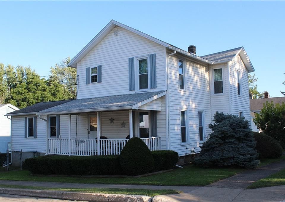 1st image of 104 E Park St