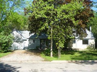 4570 N 103rd St, Wauwatosa, WI 53225