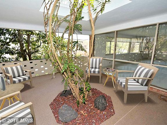 2nd image of 6202 Waterway Dr