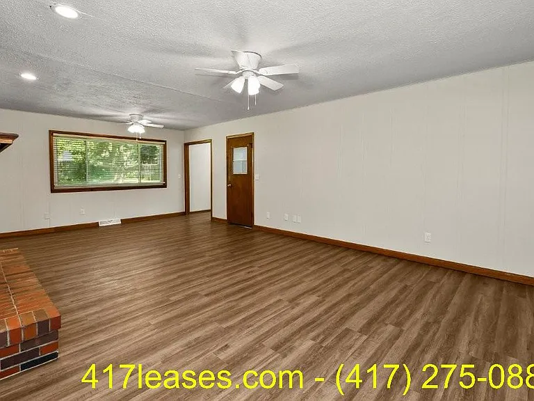 203 S White Oak Ave — Photo 9