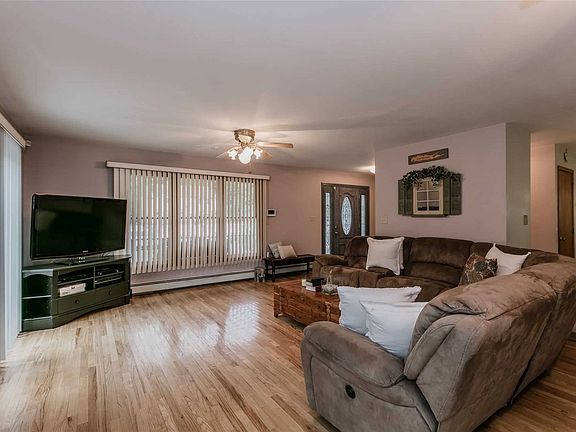 4th image of 534 Columbus Ave