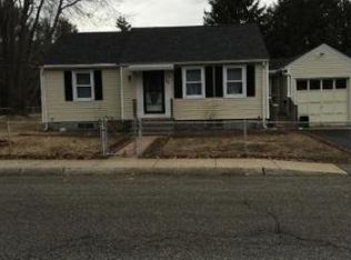 725 Colonial Dr, Portsmouth, NH 03801