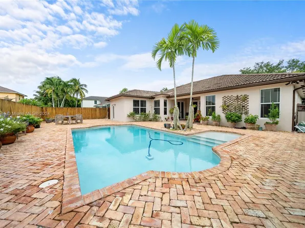 15759 SW 149th Ter, Miami, FL 33196