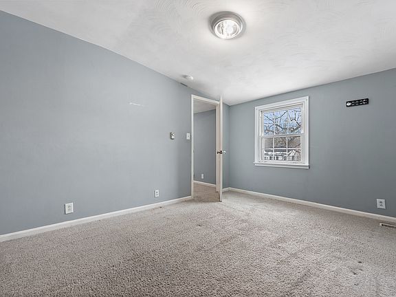 4th image of 1236 Park Rd