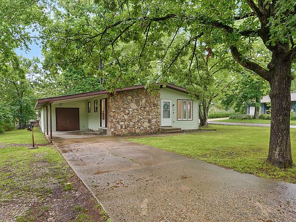 3rd image of 659 Knox Avenue
