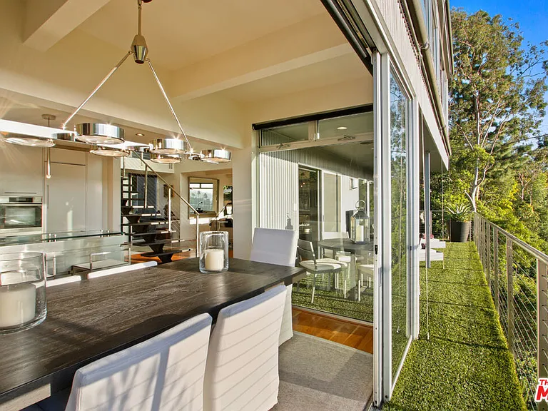 9416 Beverly Crest Dr — Photo 22