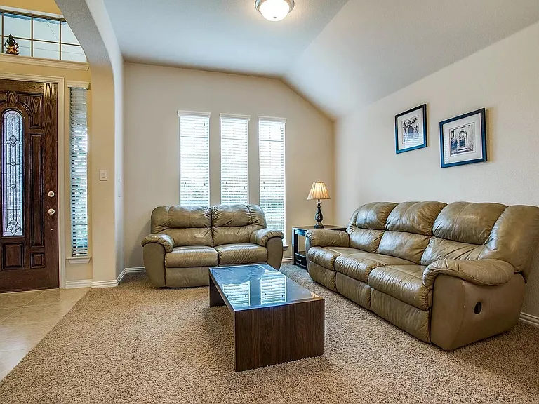 7772 Ivanhoe Dr — Photo 14