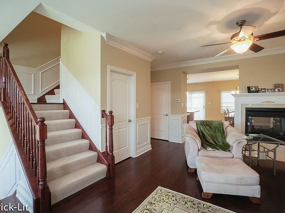 4th image of 17933 Fountain Cir