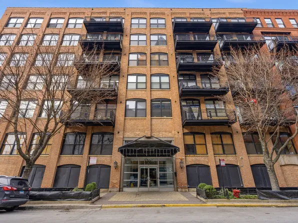 520 W Huron St APT 211, Chicago, IL 60654