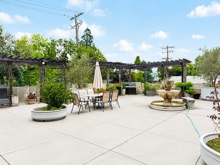 1801 University Ave — Photo 12