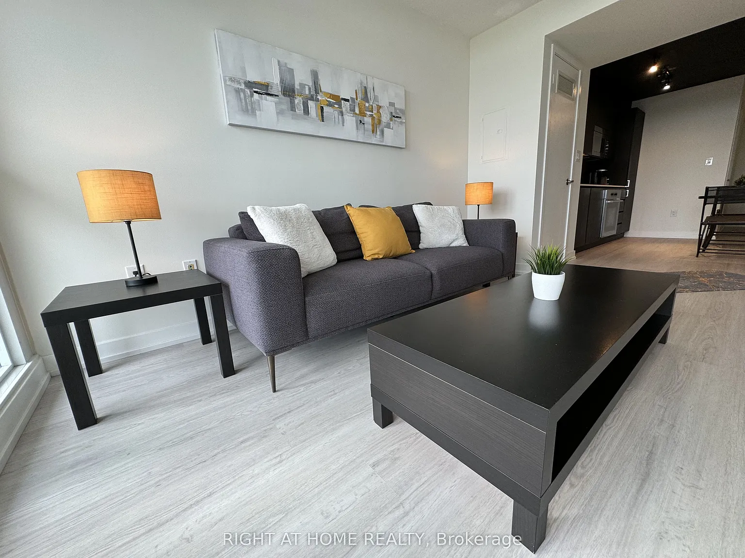 2 bed, $2,850 — Photo 1