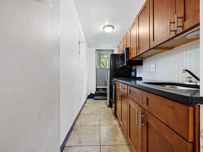 444 Lafayette Ave #1B — Photo 2