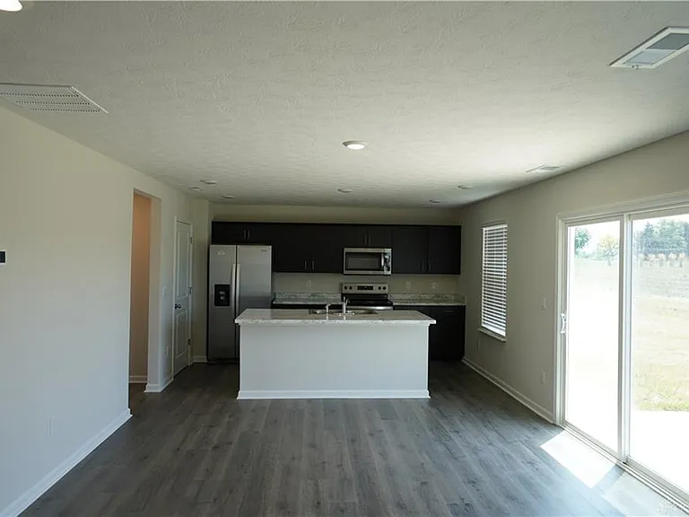 1512 Hawkshead St — Photo 4
