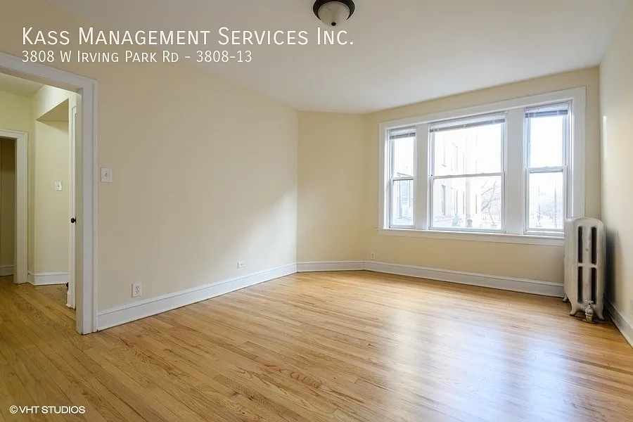 Building Photo - 3808 W Irving Park Rd #13
