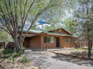 725 Salazar, Taos, NM 87571