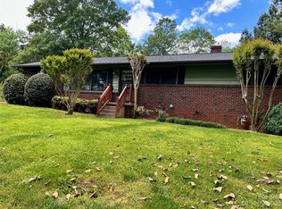 1295 18th St NE, Hickory, NC 28601