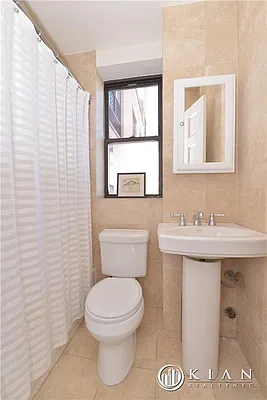 Rented by Kian Realty | media 25