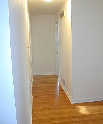 Hallway to bedrooms