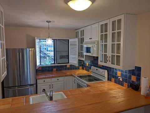 3rd image of 827 Via Casitas #827
