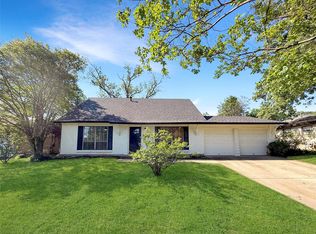507 Brownstone St, Euless, TX 76039