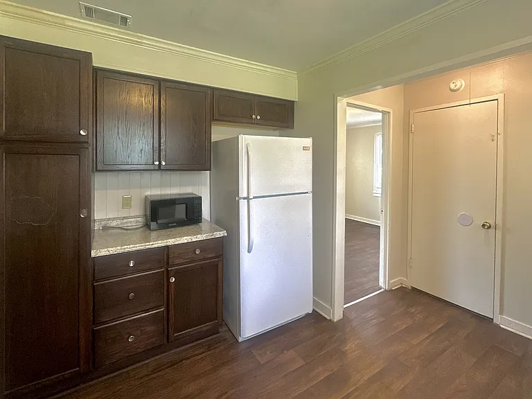 1604 Garland Pl — Photo 8