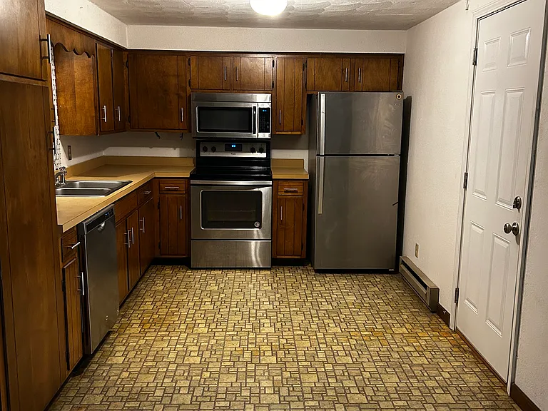 205 N Shawnee Blvd #D — Photo 1