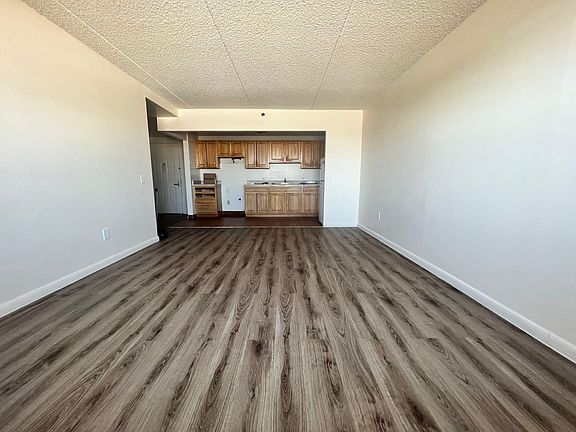 3rd image of 3005 Cruger Ave #2F
