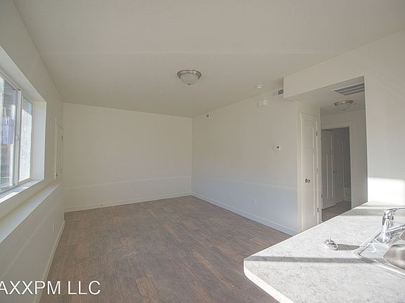 5th image of 662 W Meadow Dr APT 201
