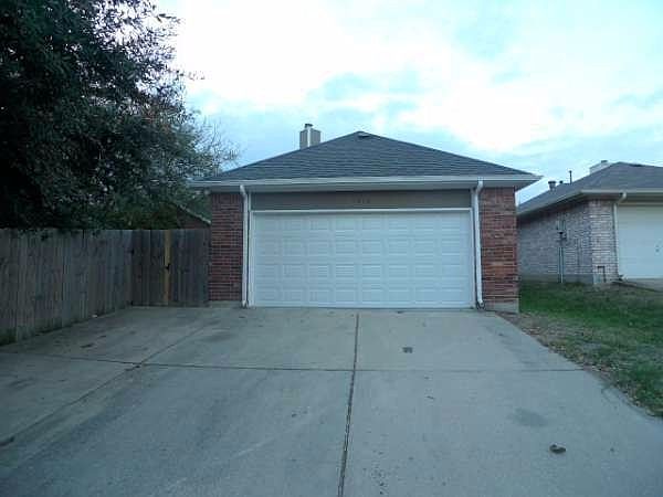 1st image of 1014 Essex Dr