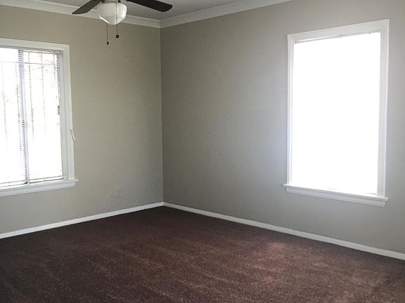 2nd image of 1011 E Hyde Park Blvd