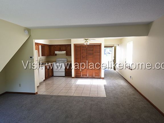 4th image of 424 NE Timbercreek Dr #0