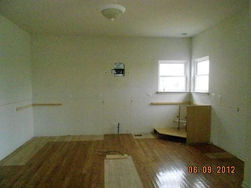 3rd image of 12717 Waterford Blvd