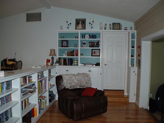 5th image of 363 Celery Cir