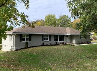 6000 NW Lloyd Ln, Kansas City, MO 64151